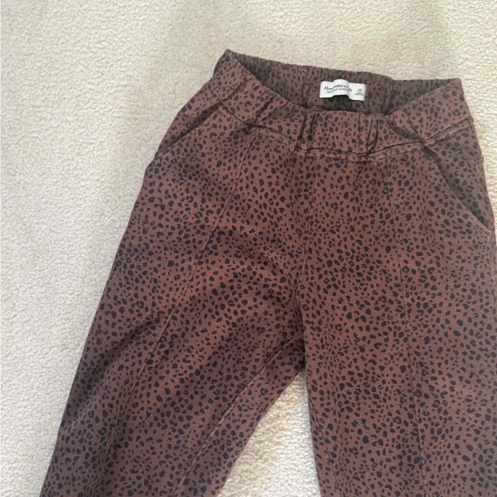 Abercrombie & Fitch Brown Leopard Print Sweatpants